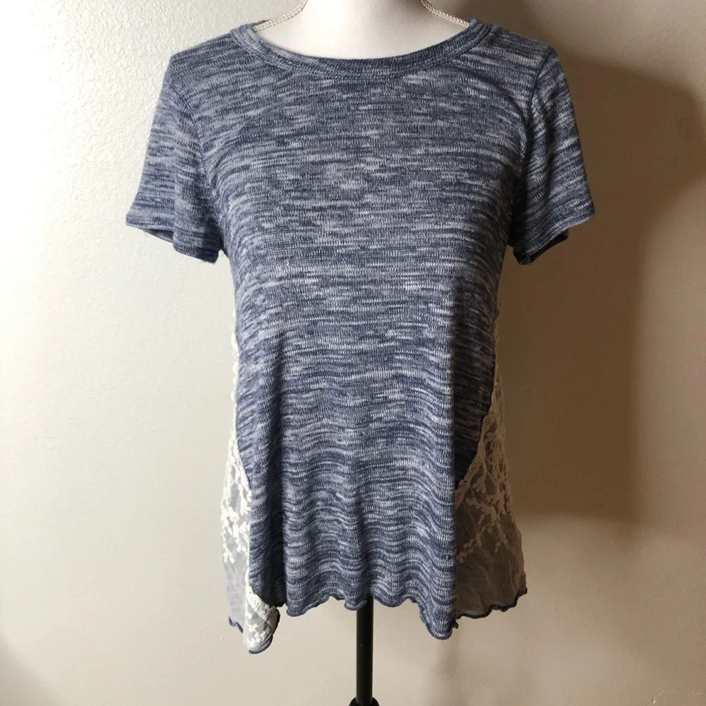 Style & Co. woman’s sweater size Med. Short sleeve
